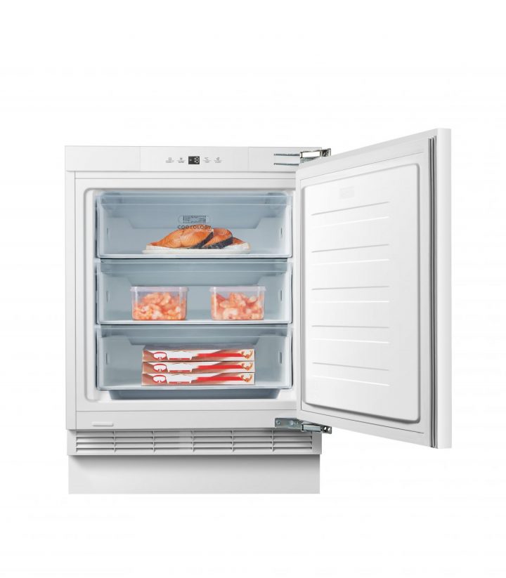 White Integrated freezer open