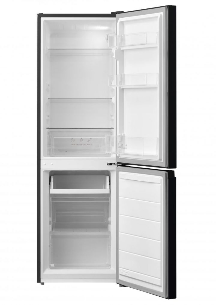 CFF174BK Fresstanding Fridge Freezer with open doors