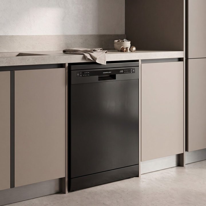 13 Place Settings Freestanding Dishwasher - Black - Product hero variation 2