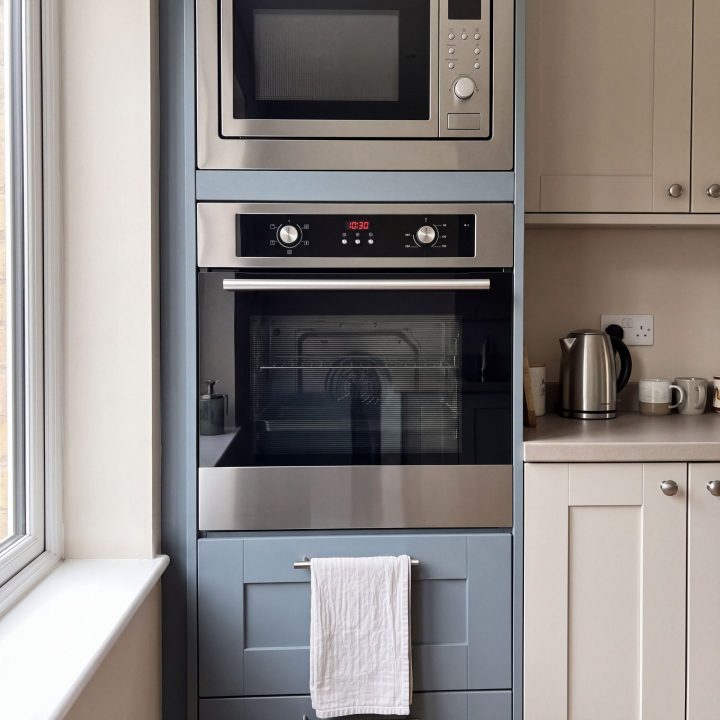 65L Built-In Electric Oven A Energy Rated - Stainless Steel - Scale and room context