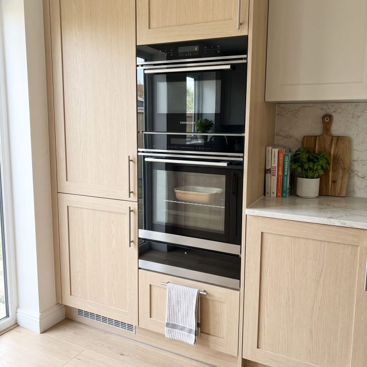 72L Built-In Oven 44L Compact Microwave Oven & 22L Warming Drawer Pack - Black - Everyday use and access