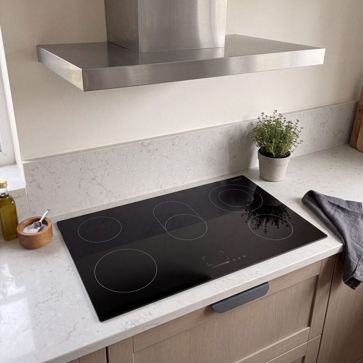 90cm 5 Zone Built-In Ceramic Hob - Black Glass - Product hero