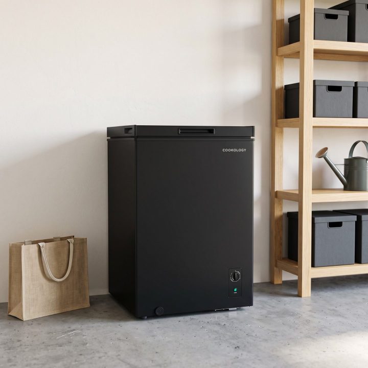 99L Freestanding Chest Freezer - Black - Everyday use and access