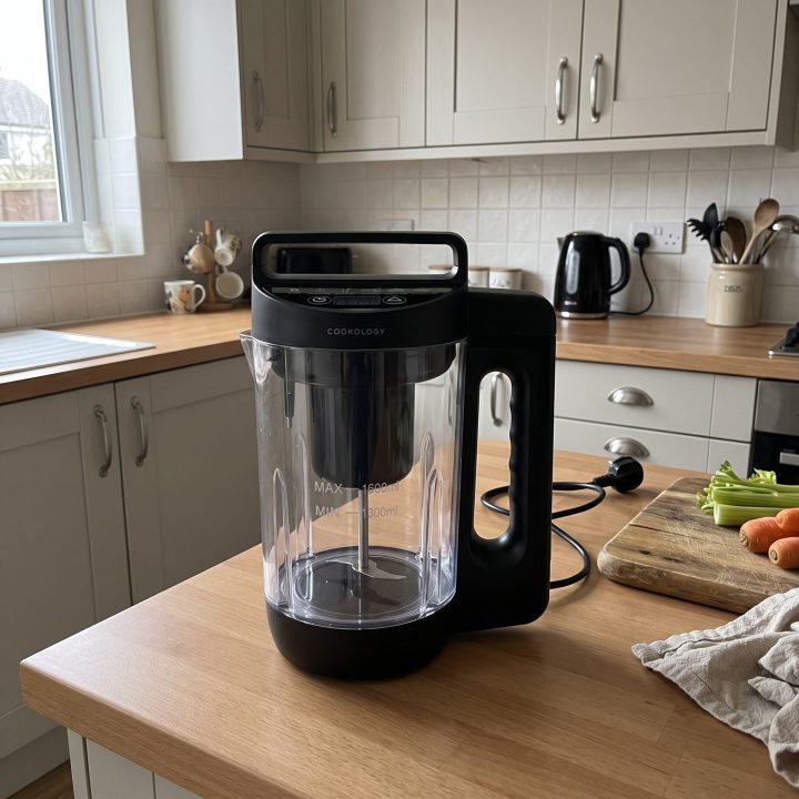 2-in-1 Soup Maker & Smoothie Blender 1.6L Family Sized - Product hero