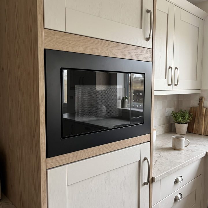 Cookology 20L Built-In Microwave 800W - Black - Product hero