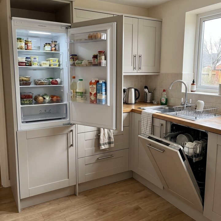 248L Integrated 70/30 Fridge Freezer & 10 Place Dishwasher Pack - White - Everyday use and access