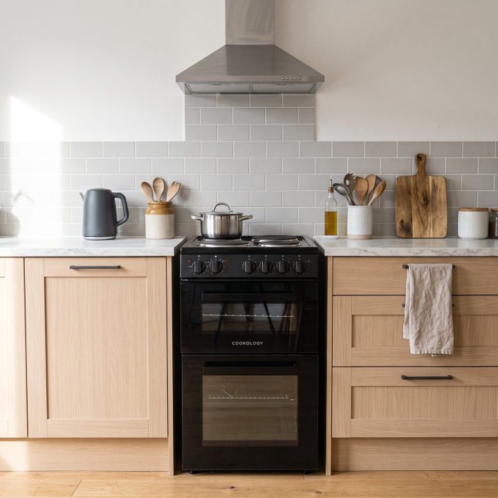 50cm Electric Cooker Double Oven with 4 Zone Hob Freestanding A Energy Rated - Black - Everyday use and access