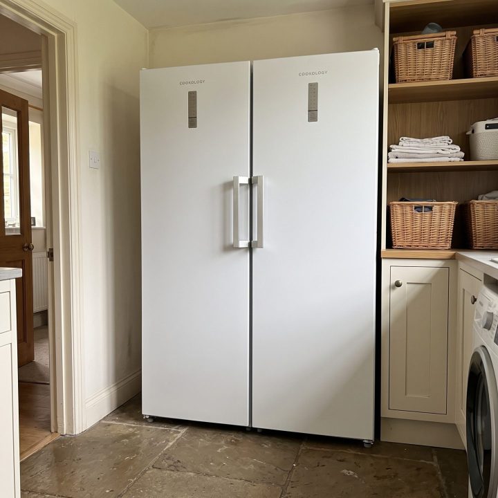635L Freestanding Side-by-Side Fridge Freezer - White - Verified design detail