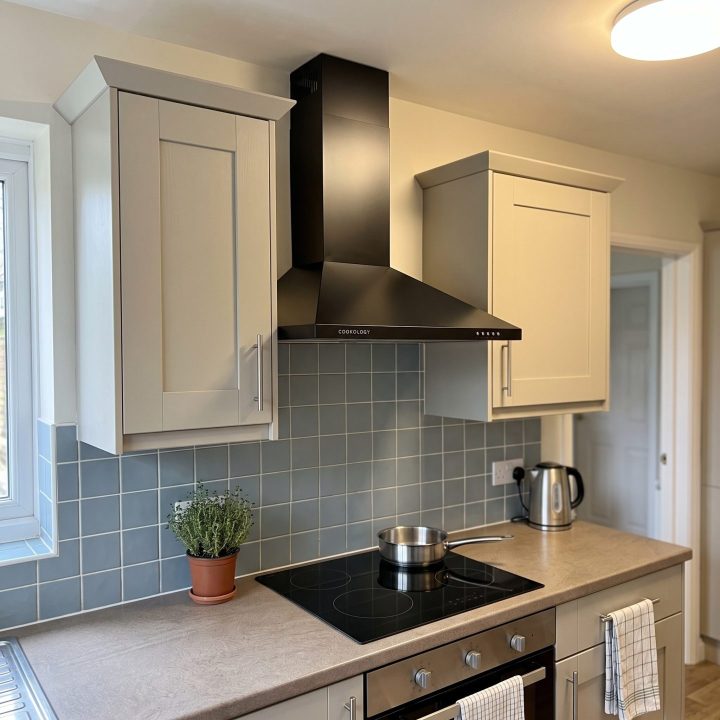 70cm Chimney Cooker Hood A Energy Rated - Black - Scale and room context