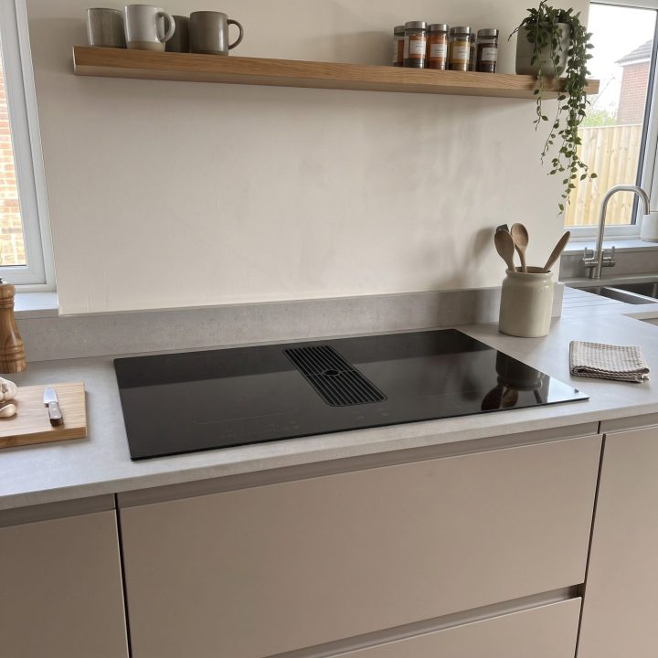 Cookology 90cm Induction Hob with Downdraft Cooker Hood - Scale and room context