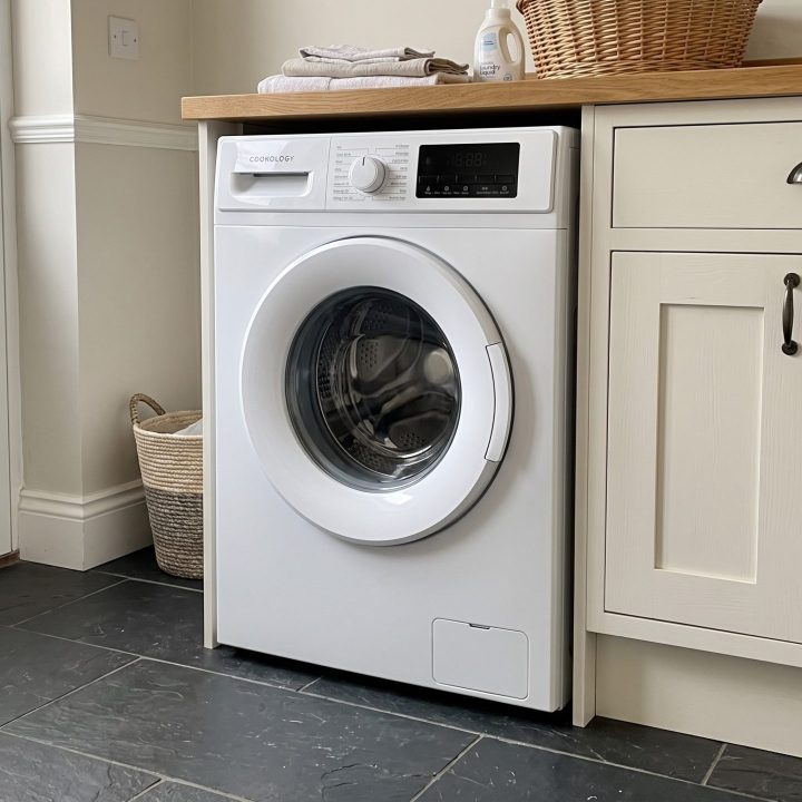 9kg 1400rpm Freestanding Washing Machine – White - Product hero