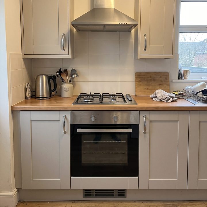 Gas Hob & 60cm Built-In Electric Oven Pack - Everyday use and access